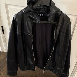 Women’s leather jacket Zara size xs!!